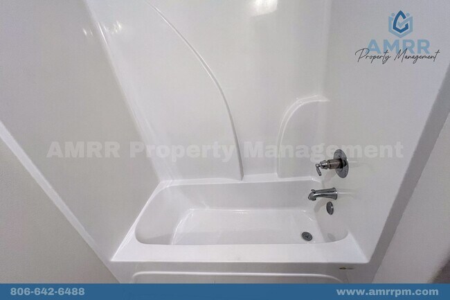 Building Photo - Luxury 2 Bedroom Townhome Available PRELEASE