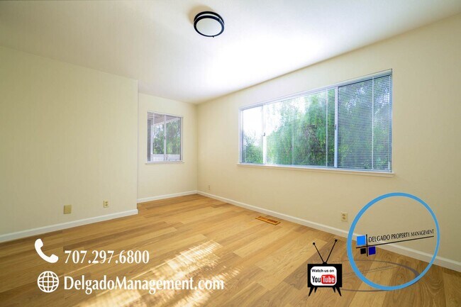 Building Photo - Benicia Large 2 Bedroom condo