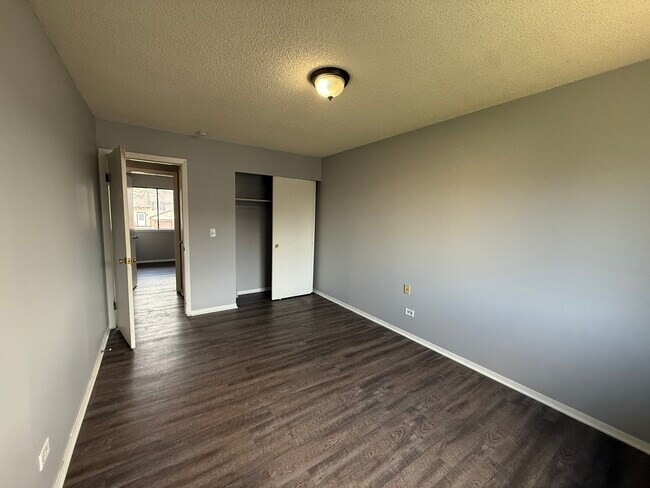 Building Photo - 4564 Whitney Dr