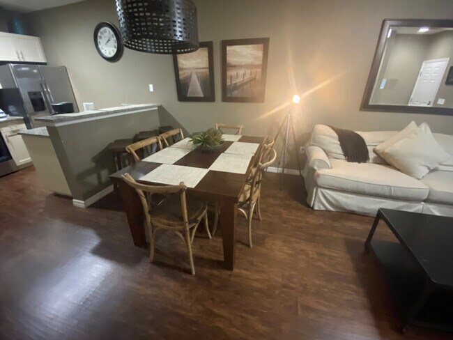 Building Photo - 5372 Diplomat Ct