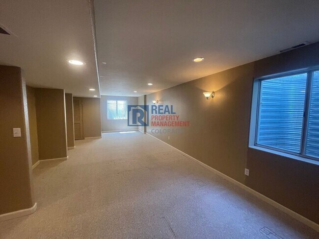 Building Photo - 6726 Annanhill Pl