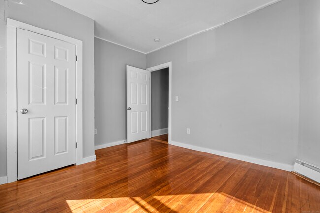Building Photo - 202 Mather St