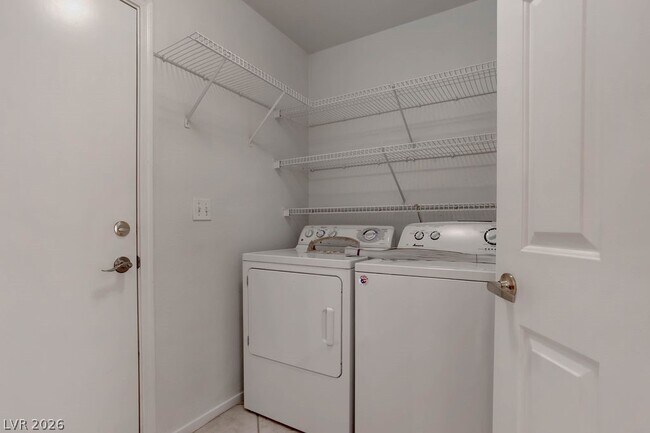 Building Photo - 1460 Dragon Rock Dr