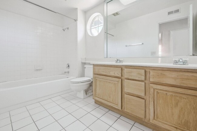 Building Photo - 3283 Braemar Ln