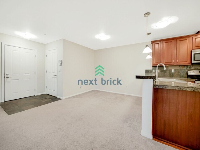 Building Photo - Charming 2 Bedroom 2 Bathroom Near Totem L...