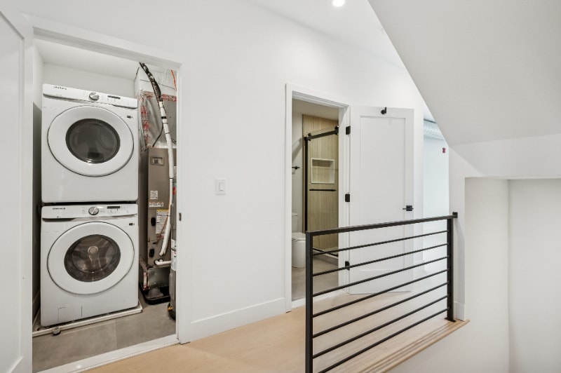 Building Photo - 1651 N 6th St