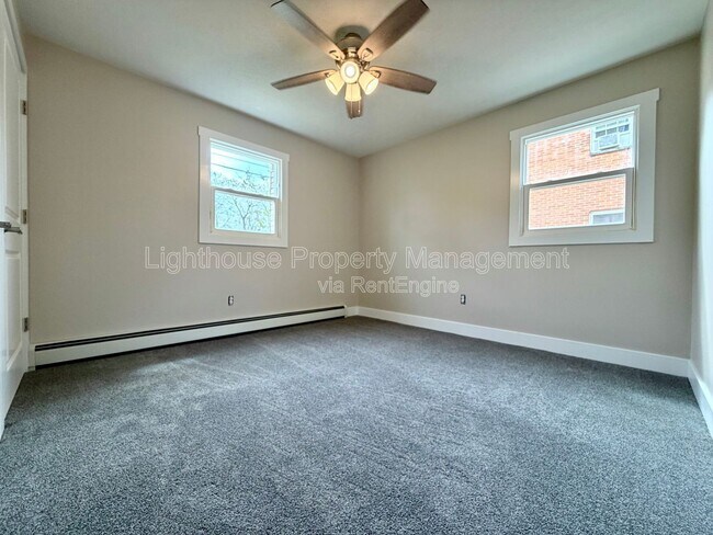 Building Photo - 2633 Woodward Ave SW