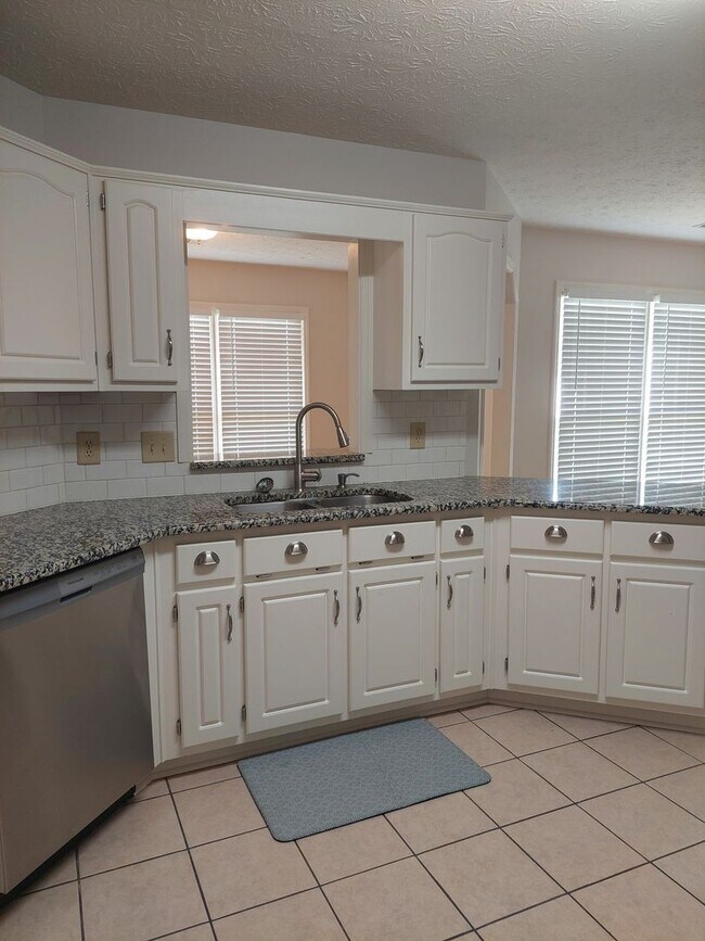 Building Photo - North Columbus