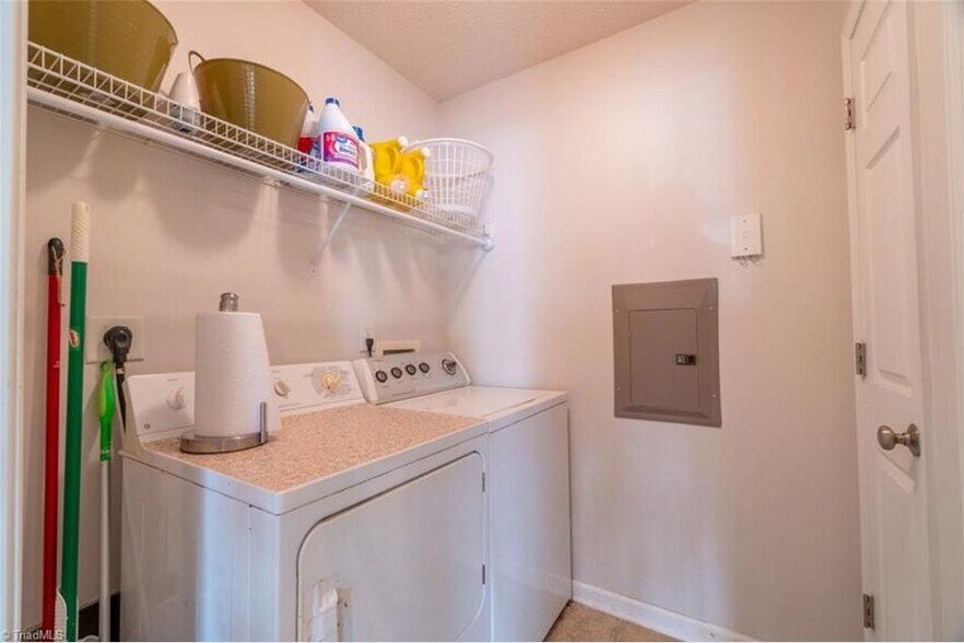 Building Photo - 4320 Cedarcroft Ct