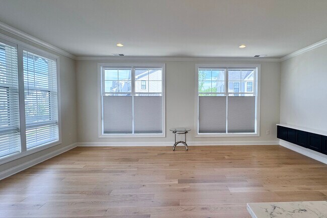 Building Photo - 25 Brentwood Cir