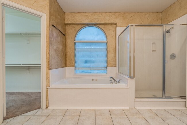 Building Photo - 3829 Bonita Dr