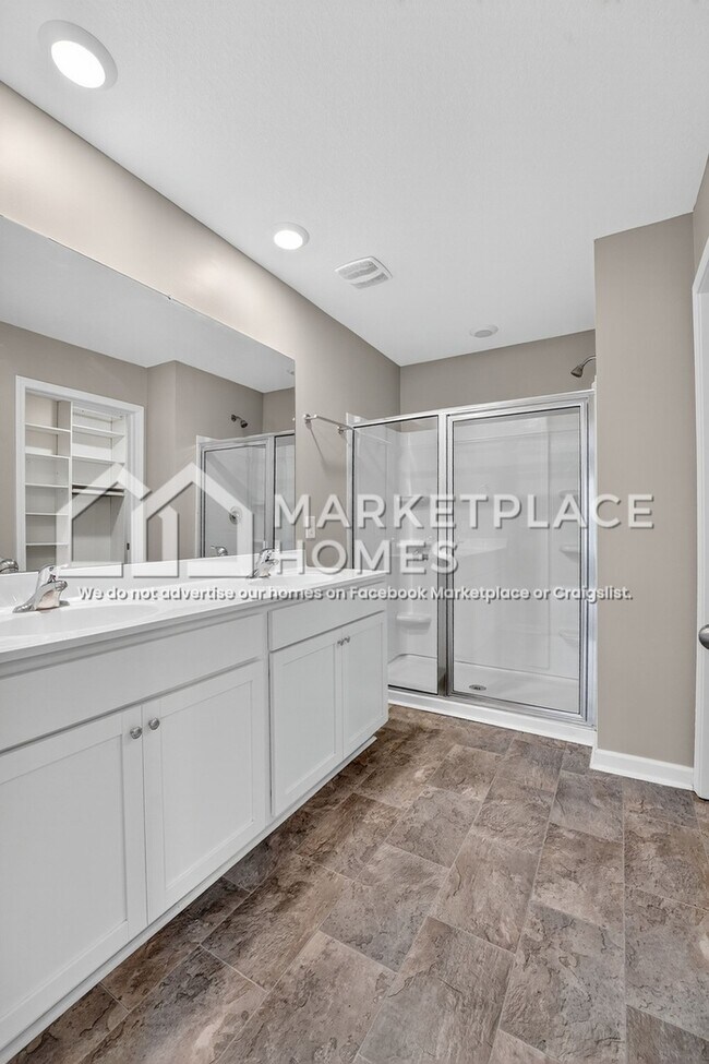 Building Photo - 559 Cliff St