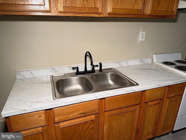 Building Photo - 853 Faraway Ct