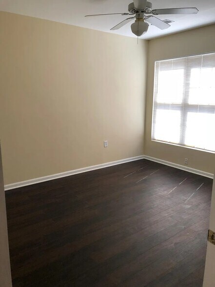 Building Photo - 20419 Riverbend Sq