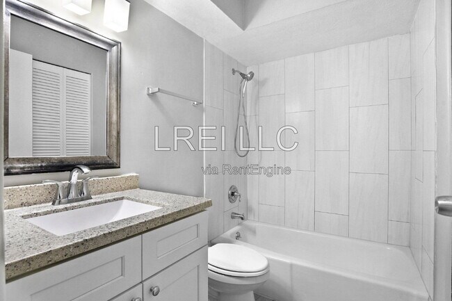 Building Photo - 3325 Breckenridge Ln