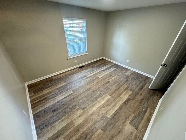 Building Photo - 2-bedroom Townhome in exciting Marshville!