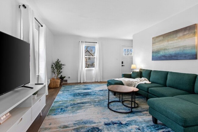 Building Photo - 916 Quincy St