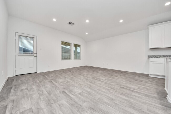 Building Photo - 2227 Laurel Bloom Ln