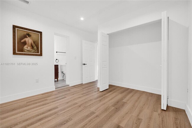 Building Photo - 4701 SW 104th Ct