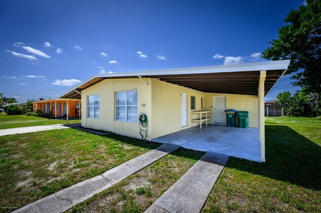 Building Photo - 510 Sharon Cir