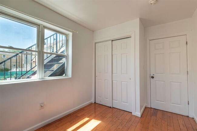 Building Photo - 90-13 181st St