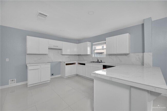 Building Photo - 2208 Eagle Landing Dr