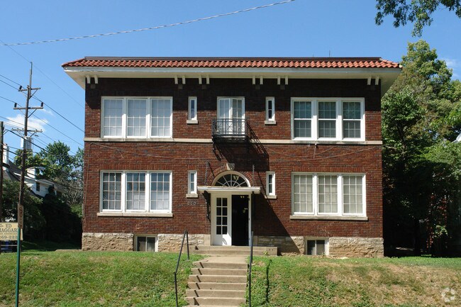 Building Photo - 270 Lyndhurst Pl