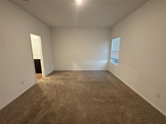 Building Photo - 502 Thunderstorm Ave