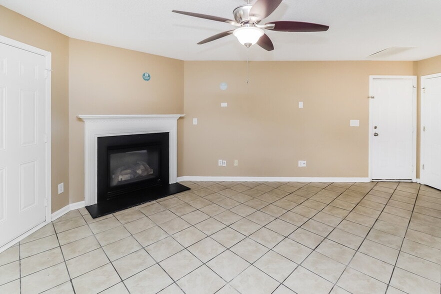 Building Photo - 3005 Hunters Creek Ct