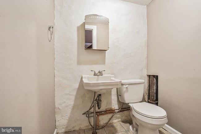 Building Photo - 3434 Ainslie St