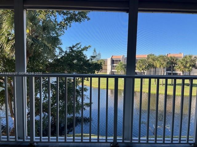 Building Photo - 120 Lakeview Dr