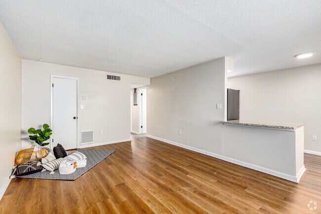 2 BR, 2 BA - 920SF - The Fairview | 1 & 2 Bedroom Apartments in...