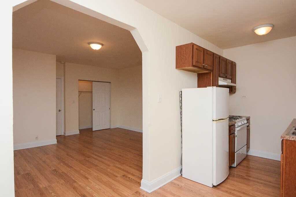 Building Photo - 2600 N Kimball Ave