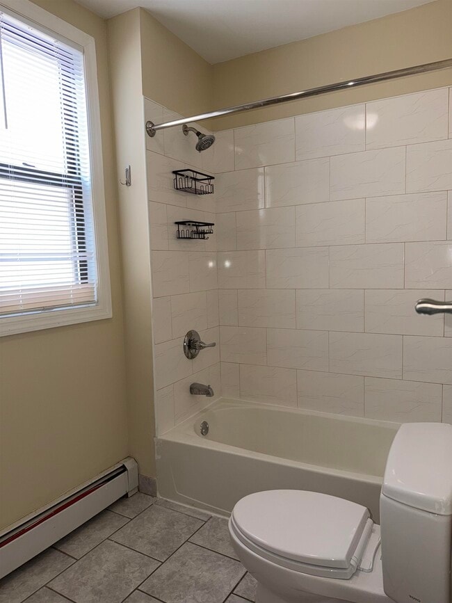 Building Photo - 998 Broadway