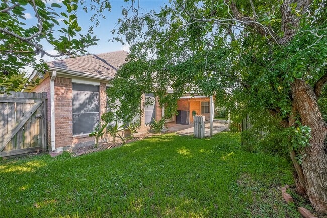 Building Photo - 11714 Peachwood Lake Dr