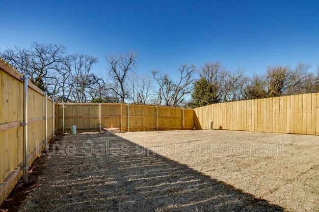 Building Photo - 11605 Mackenzie Wy