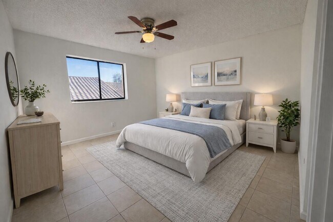 Building Photo - 2926 S University Dr