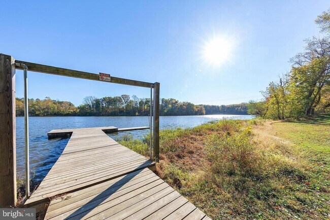 Building Photo - 6277 Occoquan Forest Dr