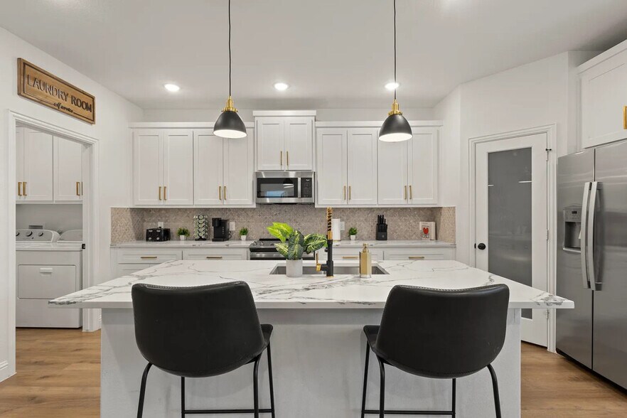 Building Photo - 3122 Chihuahua Ave