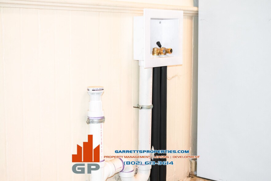 Building Photo - 64 N Pleasant St