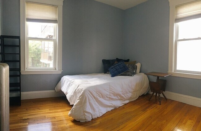 Building Photo - 57 Dimick St