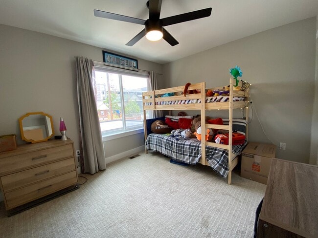 Building Photo - Modern 2 Bed | 3.5 Bath Townhome with Bonu...