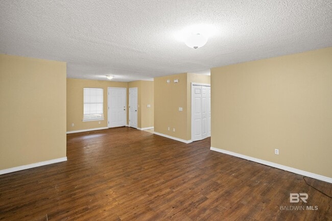 Building Photo - 8564 Garden Cir