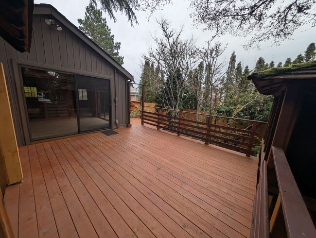 Building Photo - Rent Your Own Oasis! Available Now!