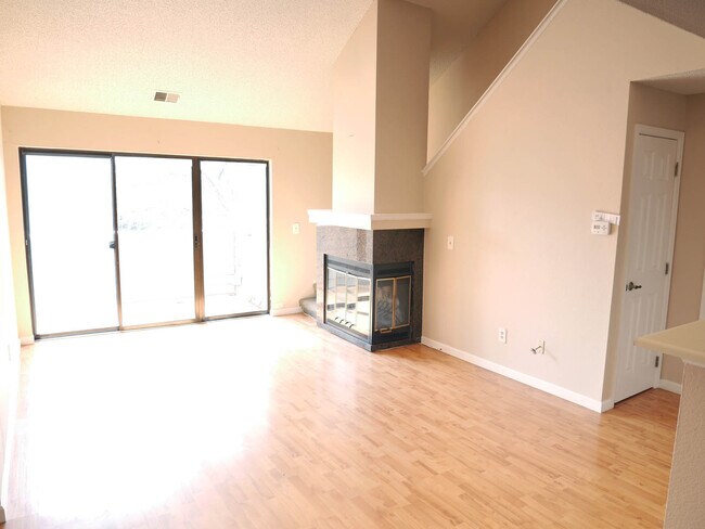 Building Photo - 7468 S Alkire St
