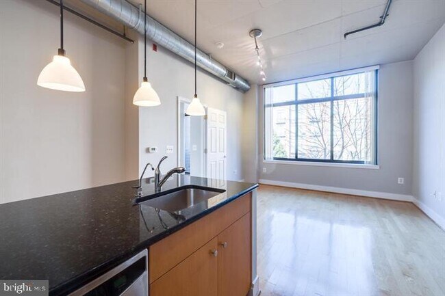 Primary Photo - 520 John Carlyle St