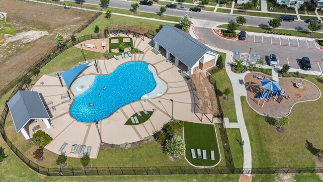 Building Photo - 1296 Teychas Dr