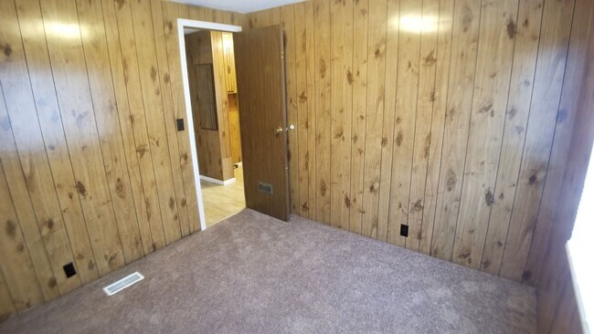 Building Photo - 3 Bed 2 Bath Fully Remodeled Mobile Home w...