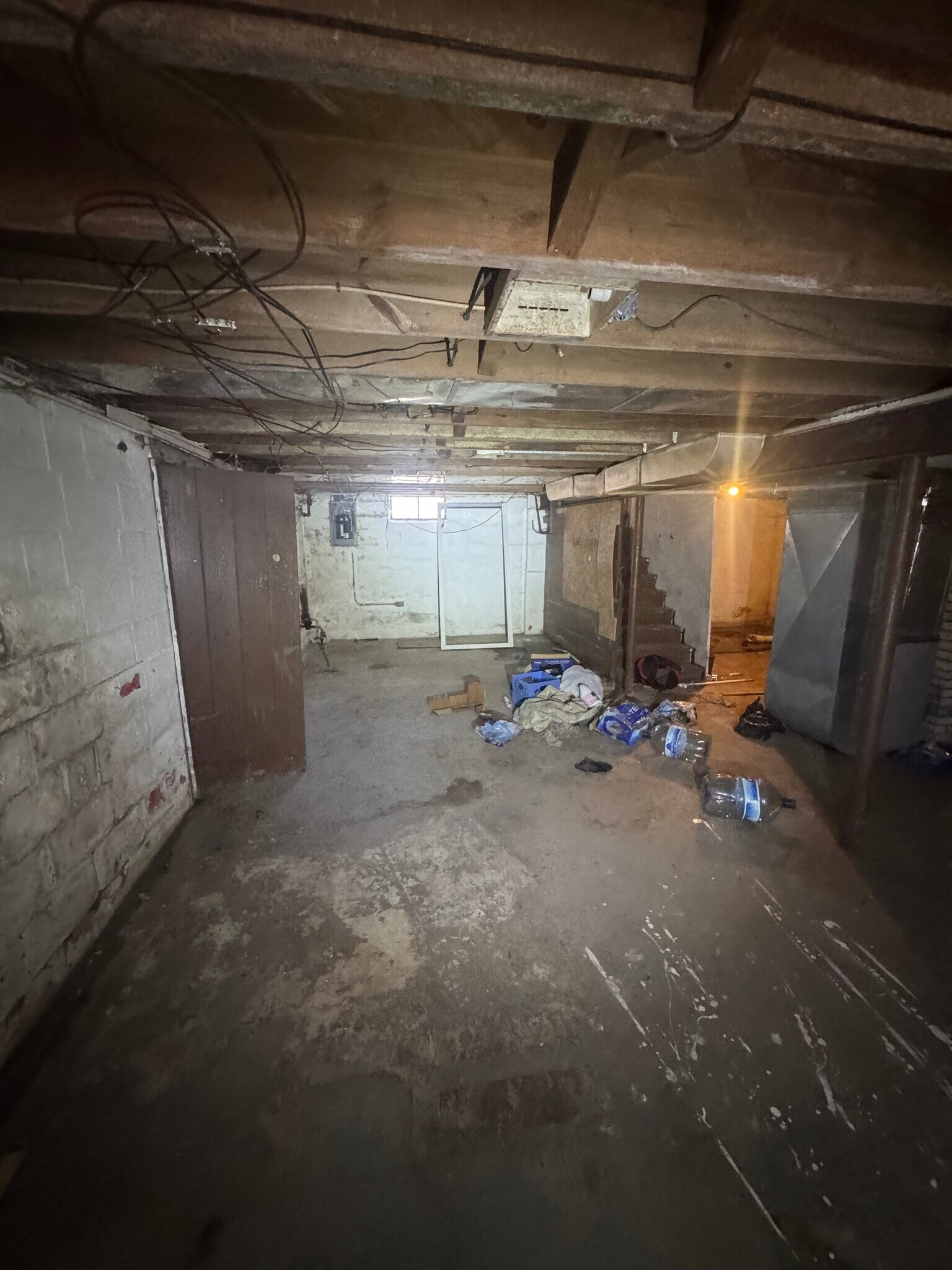 Building Photo - 711 W Dewey St