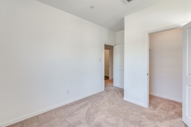 Building Photo - Brand New 3 bd / 2.5 ba Townhouse in Mansf...